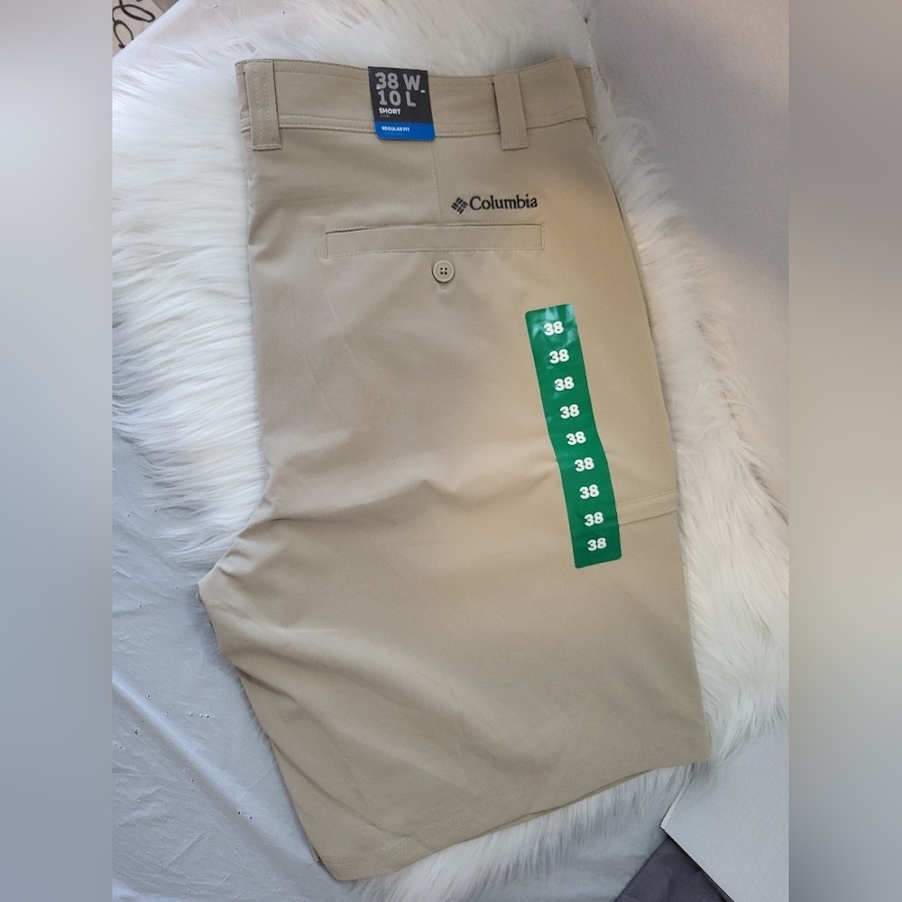 NEW- Columbia Men's Cargo Shorts , Size 38